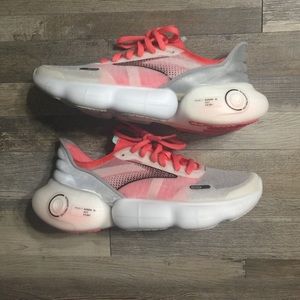 Brooks Aurora BL NEW MODEL Women’s Size 7.5 120354